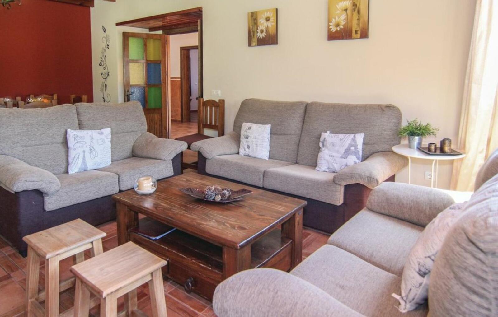Villa Javier En Sayalonga Luaran gambar