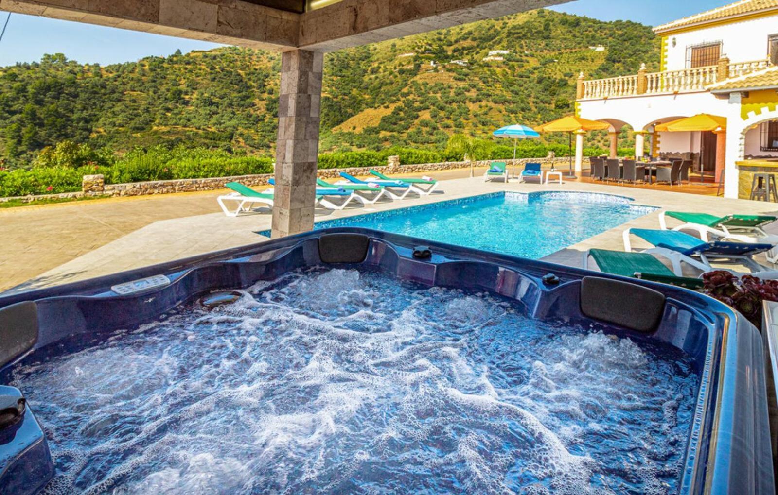Villa Javier En Sayalonga Luaran gambar