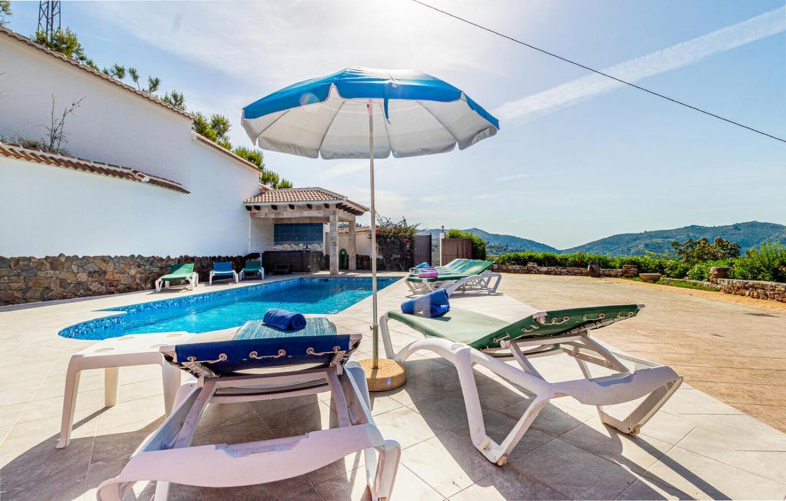 Villa Javier En Sayalonga Luaran gambar