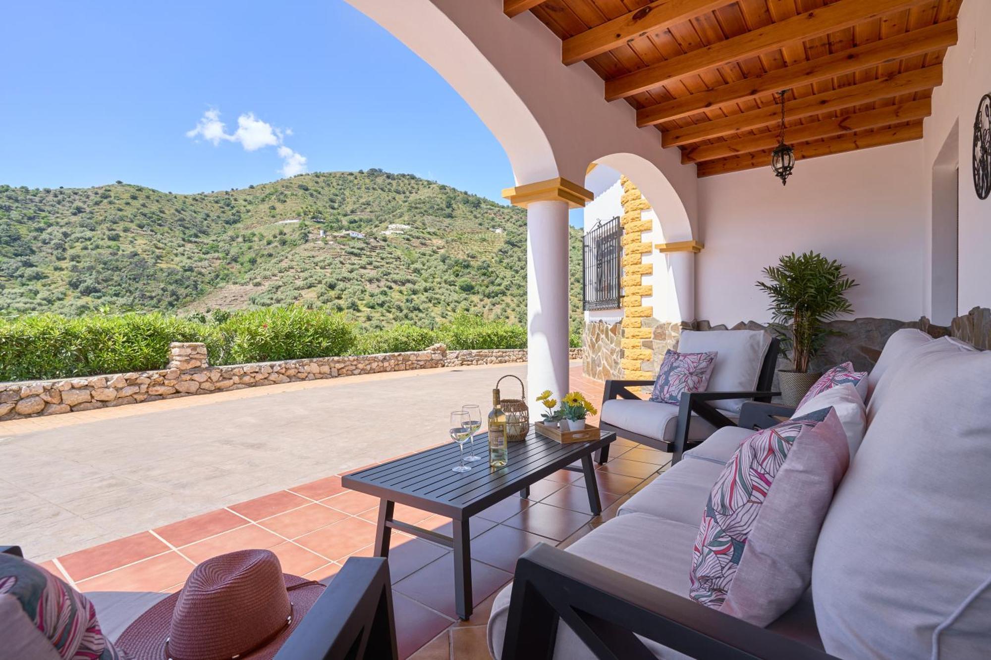 Villa Javier En Sayalonga Luaran gambar