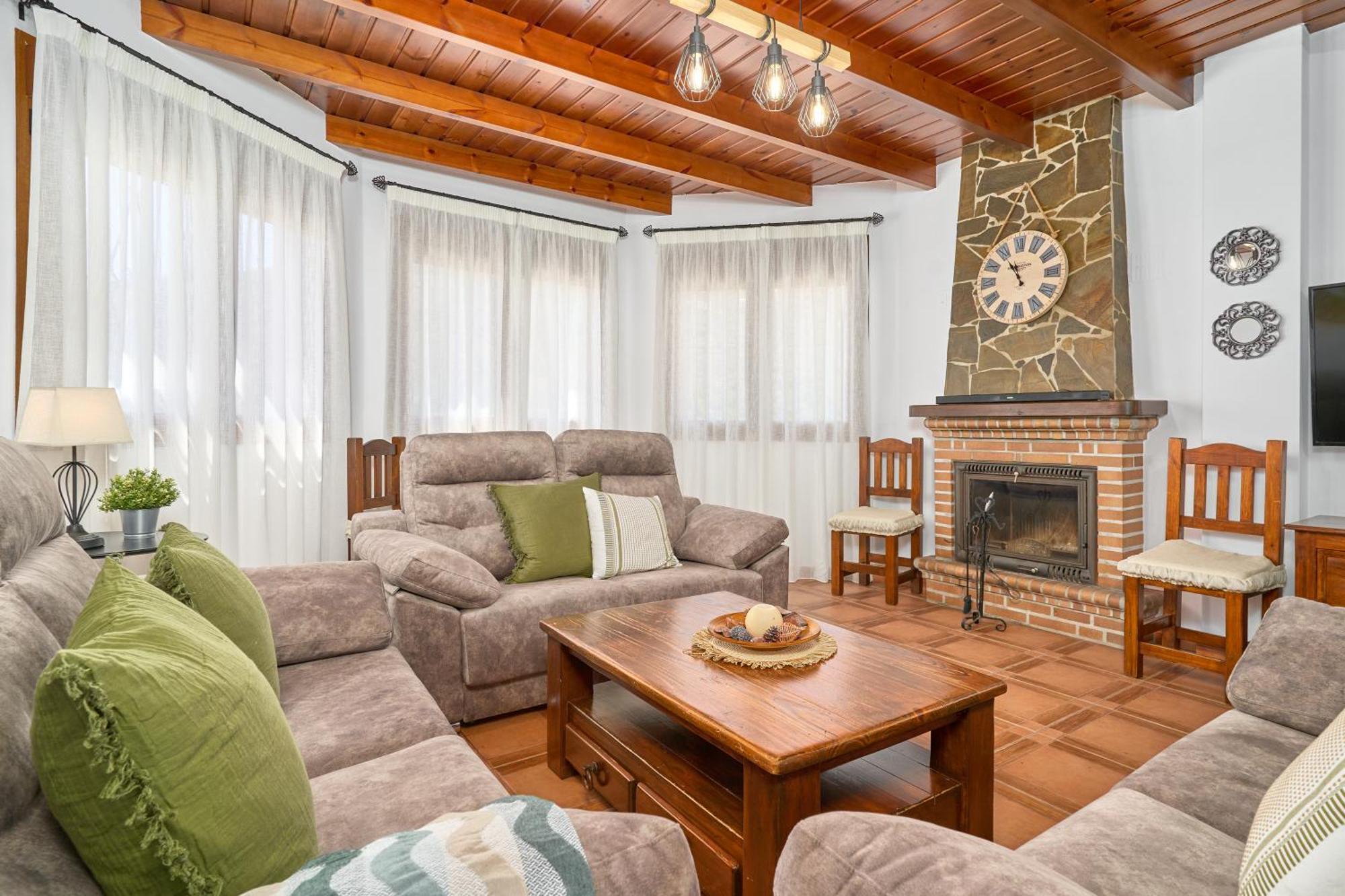Villa Javier En Sayalonga Luaran gambar