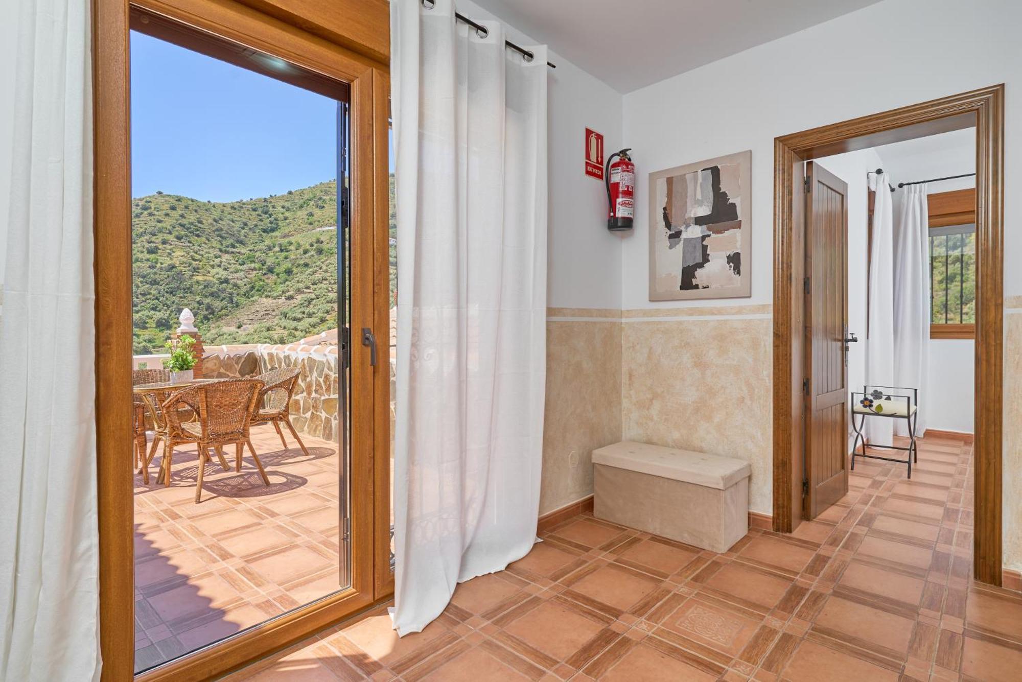 Villa Javier En Sayalonga Luaran gambar