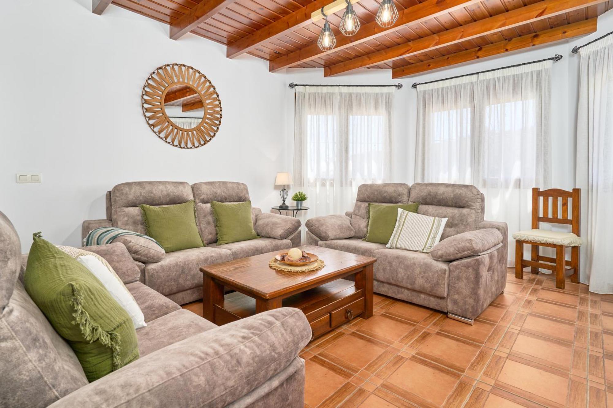 Villa Javier En Sayalonga Luaran gambar