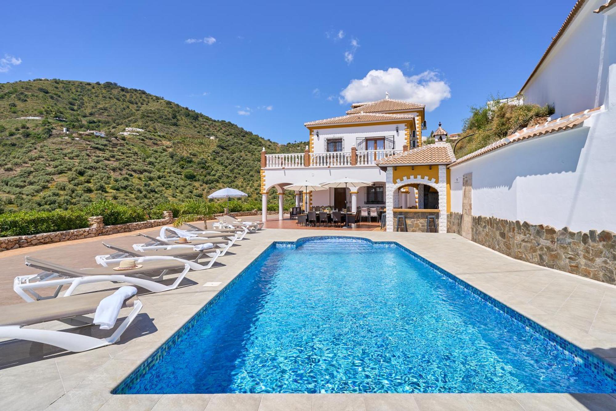 Villa Javier En Sayalonga Luaran gambar